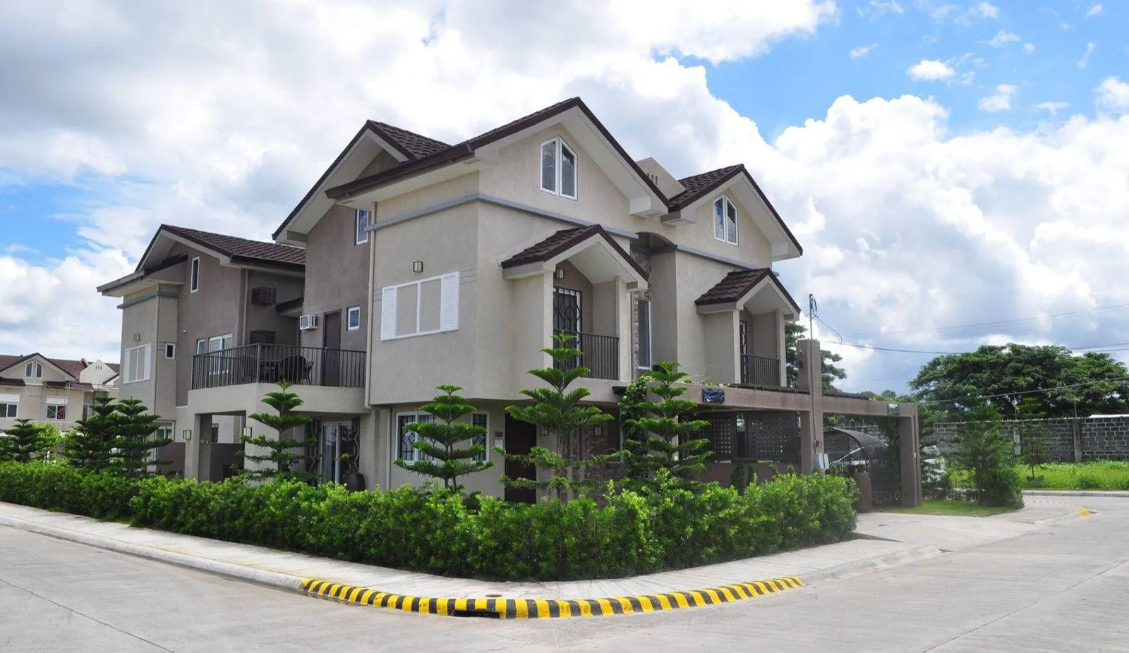 NORTH DASMA GARDEN VILLAS